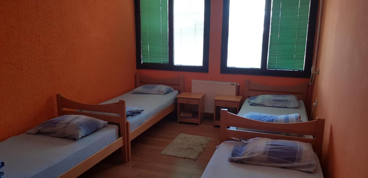 Hostel Av Palanka Kültér fotó